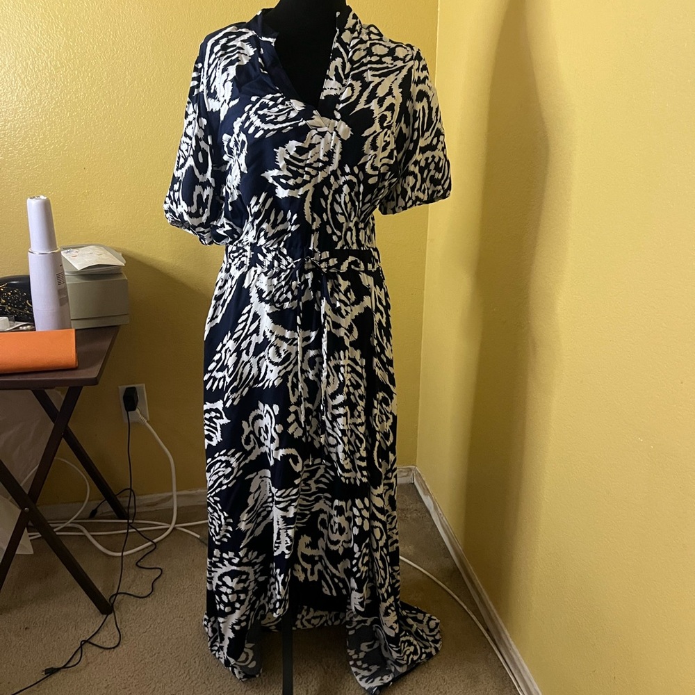 Chic Navy Blue and White Maxi Dress